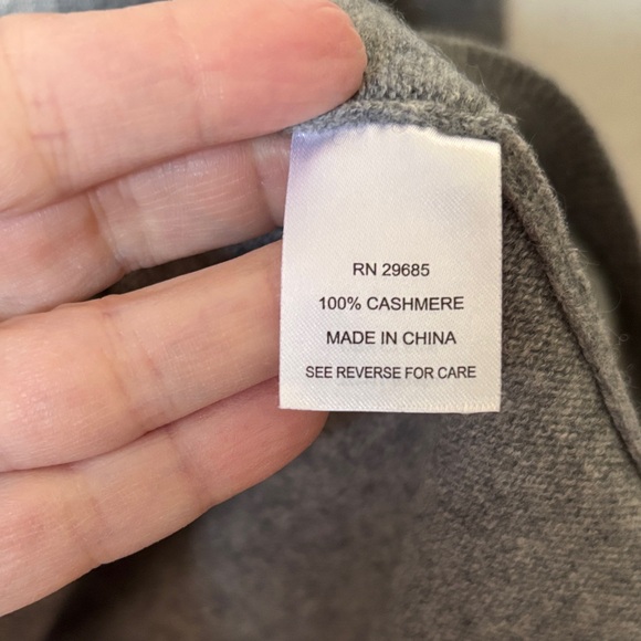 Pendleton Gray 100% Cashmere Ribbed Knit Sweater - Picture 4 of 5